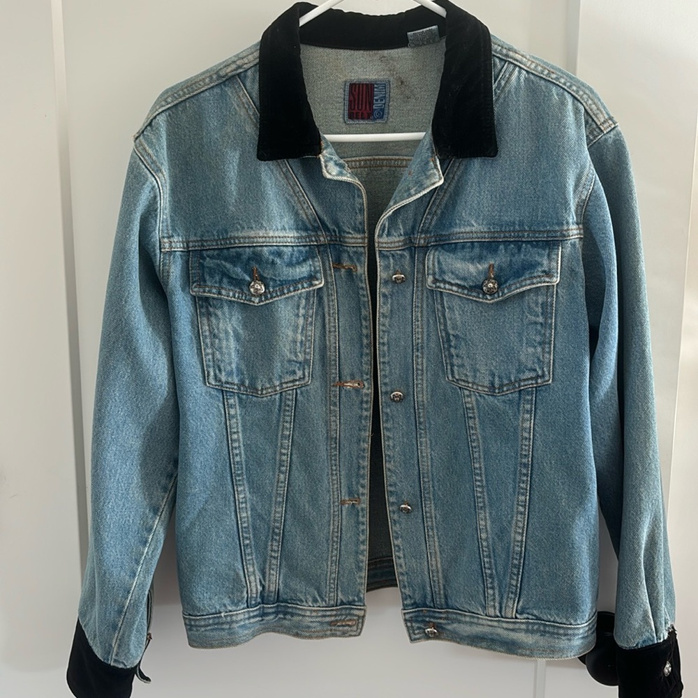 VINTAGE DENIM JACKET SIZE MED